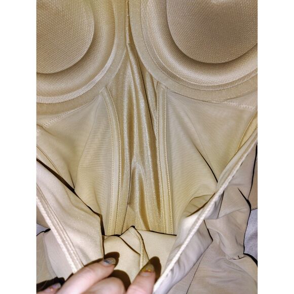 NWT Maidenform Firm Control Convertible Body Shapewear W/ Built In Bra Size 34DD - Picture 7 of 8